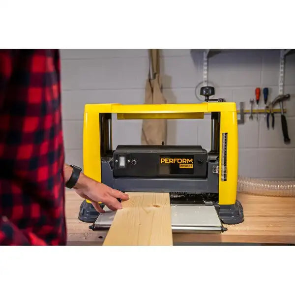 Perform PD318BT Benchtop Thicknesser - Ideal beginner benchtop thicknesser Powerful 1800W motor HSS blades deliver 18,