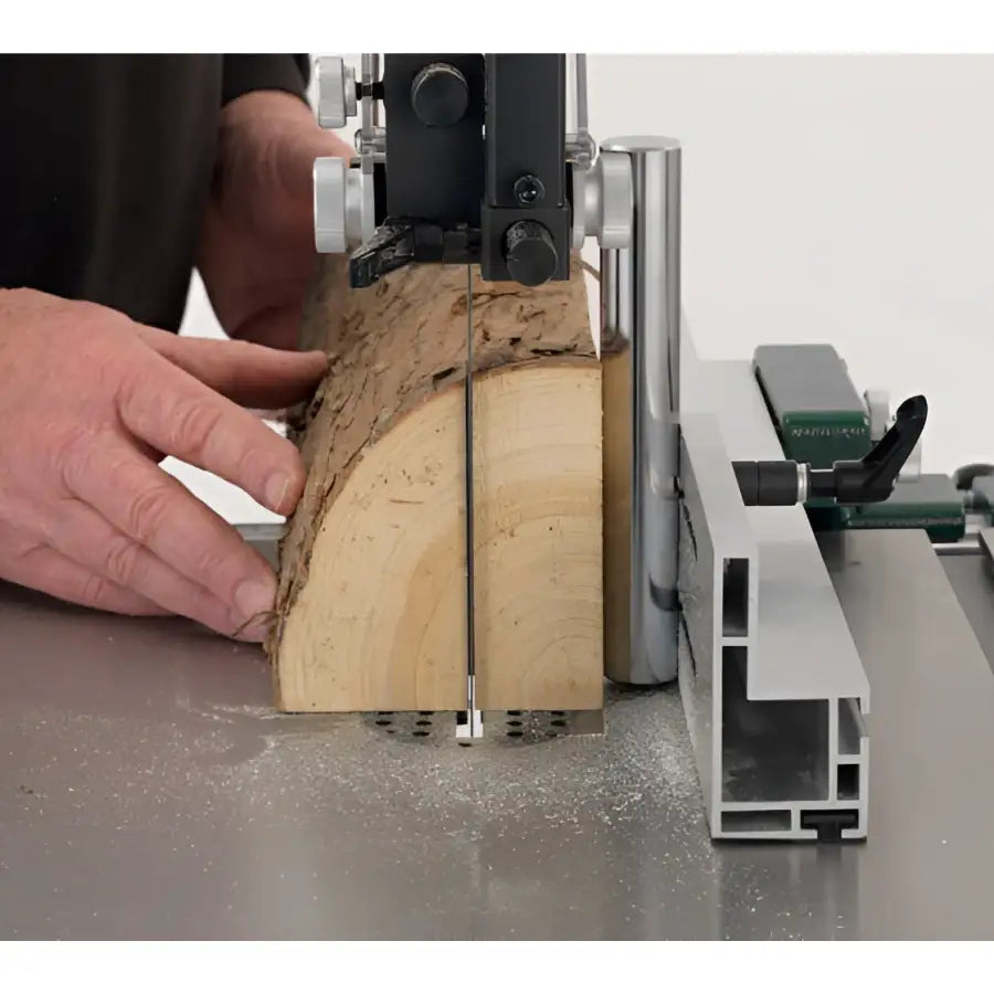 Dual Speed The two speeds make the machine ideal for cutting a range of timbers.