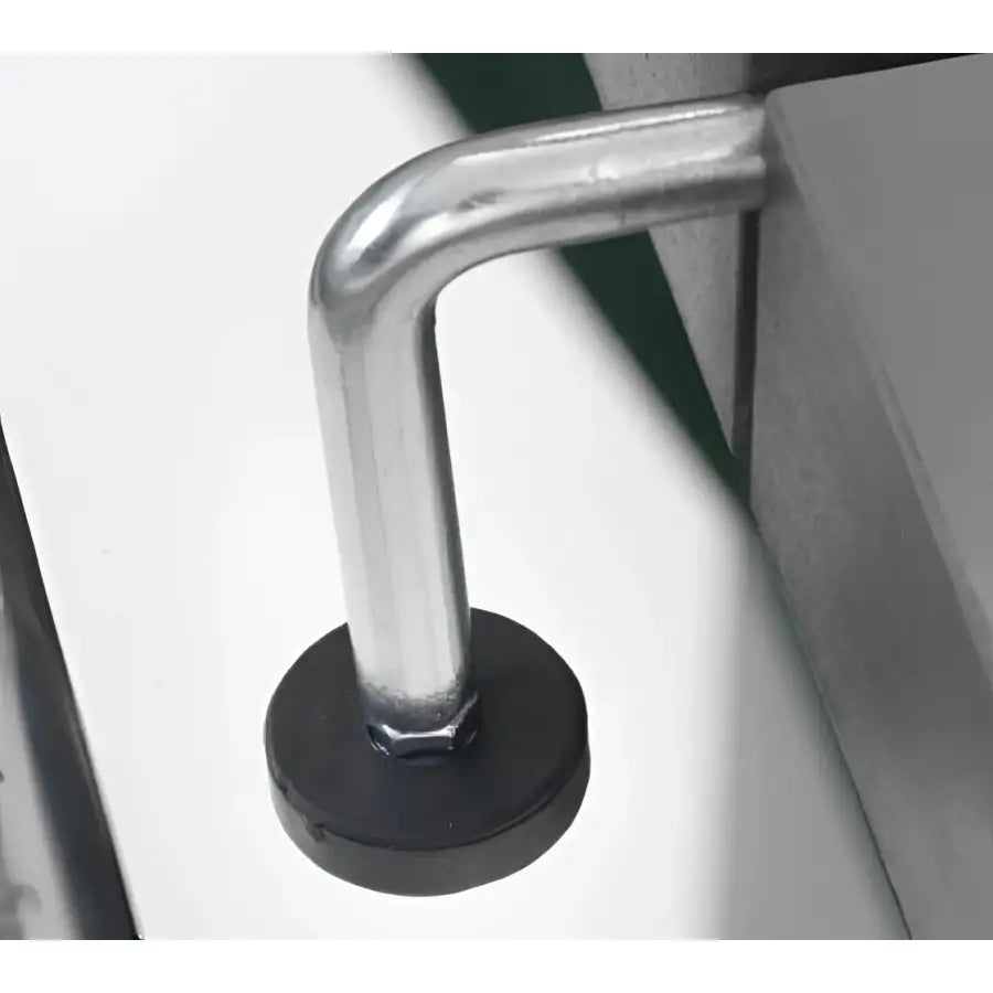 Table Levelling Pin Perfect alignment of the table is ensured with the simple-but- effective levelling pin.