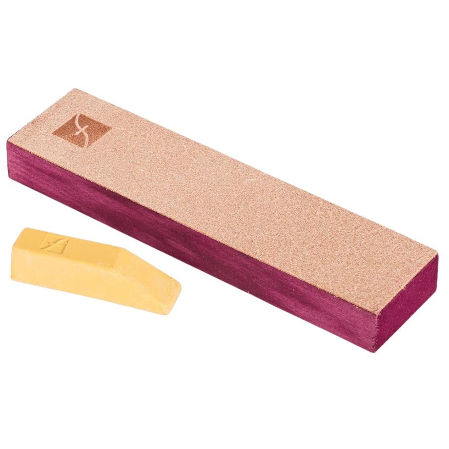 Flexcut Knife Strop &amp; Compound (PW14)The Flexcut Knife Strop has an 8” x 2” leather stropping surface, designed exclusively for stropping and keeping your knife blades razor sharp. Simply strop your knife blade away from the cutting edge on both sides to maintain your factory edge. Clamp or handheld ability; Flat and sturdy construction.