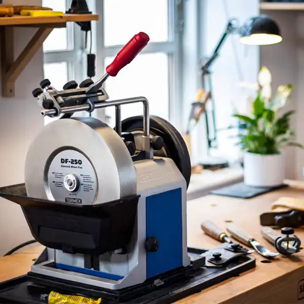 Tormek T-8 Original EN 230V - The is a powerful and versatile water-cooled sharpening system that has everything