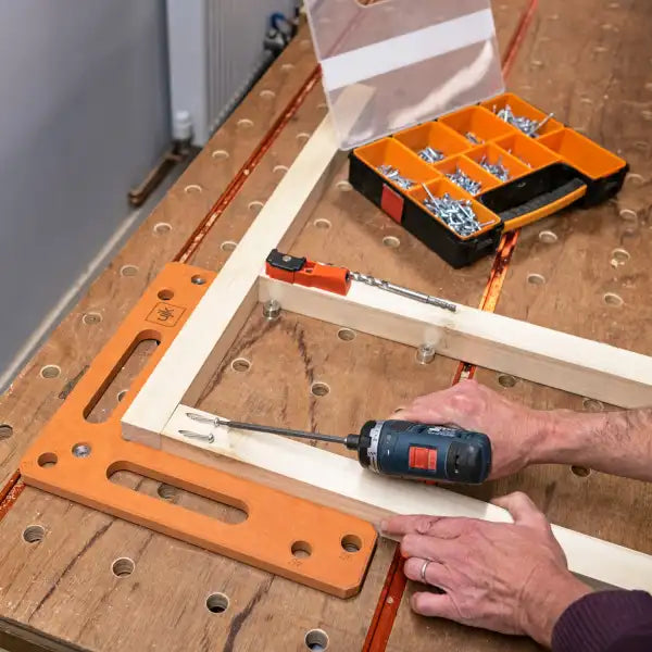 UJK Assembly Square - MFT & Parf Guide System Useful accessory for a multifunction table Serves as guide quickly