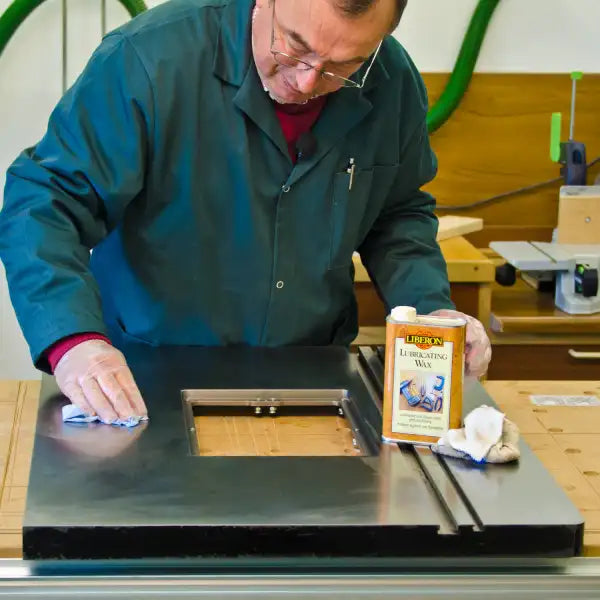 UJK Professional Cast Iron Router Table Top - Routing Designed to accept leg stand and fence measures 815 x 615 40mm